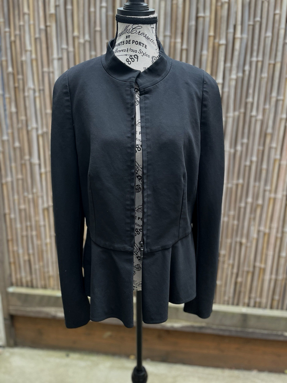 ESCADA WOMANS LINED BLACK BLAZER EURO 42, USA , ZIPPER FRONT, EXCELLENT